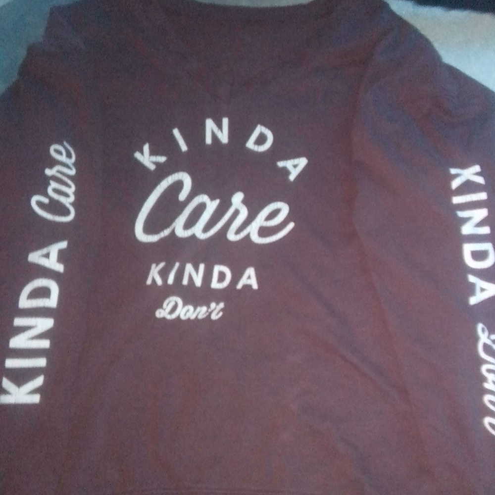 Graphic long sleeved v-neck tee, size XL in childrens